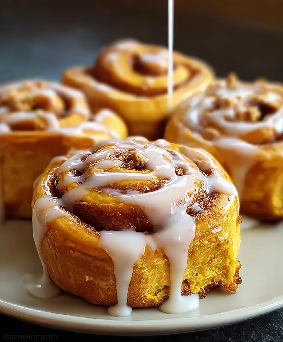 Easy Pumpkin Cinnamon Rolls-So Delicious